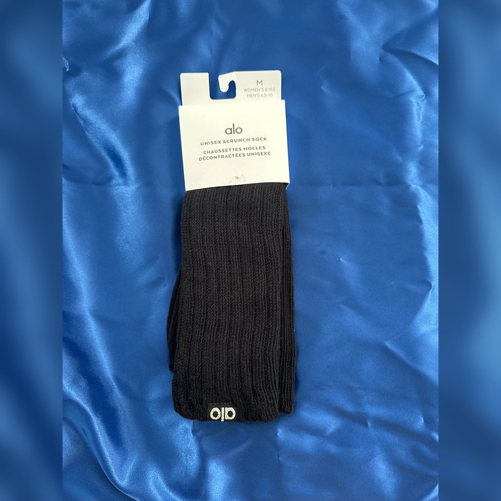 NWT Alo Yoga Unisex Socks